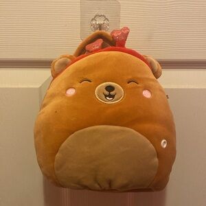 Valentine’s Day themed squishmellow bear